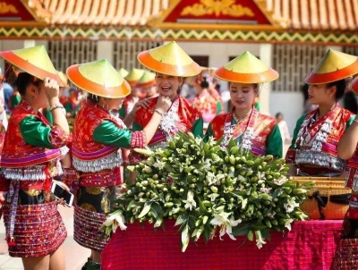 国庆临近，新平花腰傣赛装比美的“服饰文化节”如约而至！