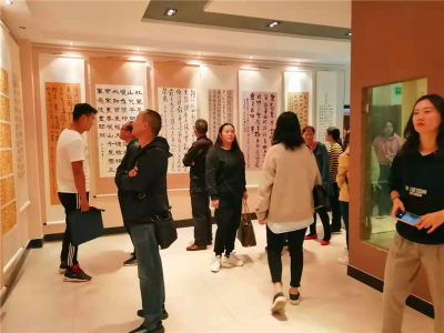 庆祝新中国成立70周年  姚安县举办“中国梦·劳动美”职工书画摄影展