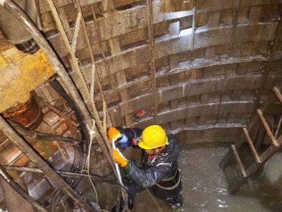 直达地下762.59米 打破纪录 大瑞铁路高黎贡山隧道1号竖井完成掘砌