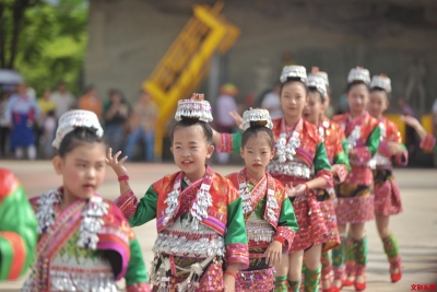 “迎宾仪式”打头阵     2019“花腰霓裳”服饰靓装大赛今晚启幕