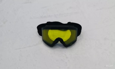 穿上这身装备，体验50厘米积雪上的速度与激情