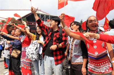 国庆假期云南文旅活动丰富多彩   共接待游客2712.3万人次 旅游收入215亿元