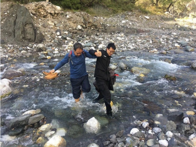 “我滞留雪山了”“我被困丛林了”......游客遇到困难   玉龙警方及时救助