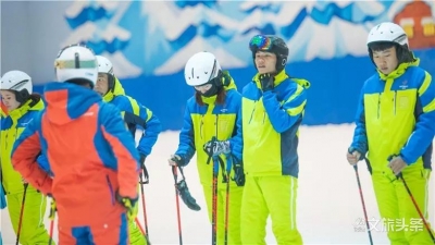 我是一块滑雪板，哪里需要我就往哪里滑……