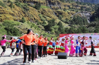 国庆假期世博旅游集团景区接待游客超25万人次 同比增幅再创新高
