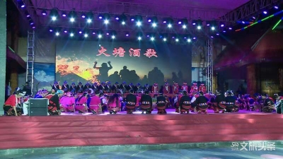 “火塘酒歌”展示临沧佤族原生态风情文化  