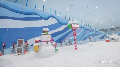 昆明融创乐园明星NO.1馆闪亮出场，15000立方米雪海畅玩，这波操作666……