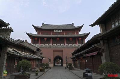 云南巍山回应“古楼城门改名”争议：即日恢复“拱辰门”字样
