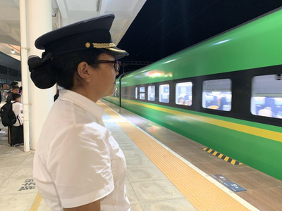 国庆首日  云南铁路迎来客流高峰  旅游热门方向车票已售罄