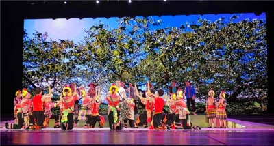 大型彝剧《马缨花又开》亮相2019年楚雄州新剧（节）目展演