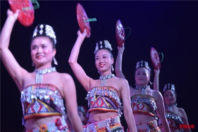 精彩绝伦！“花腰霓裳”服饰靓装大赛首场“最佳团队”出炉