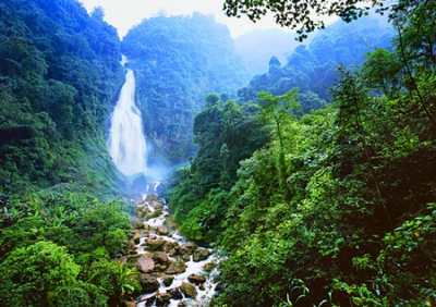 新平县——哀牢山中绿宝石