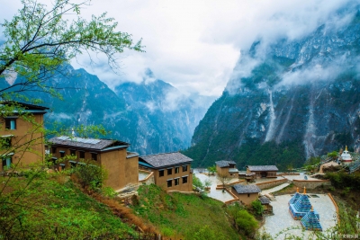香格里拉·巴拉格宗小镇：依托藏区自然人文资源 打造一流旅游特色小镇