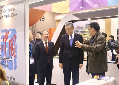 中国高铁现身伦敦 “世界旅游交易会”中国展区亮相