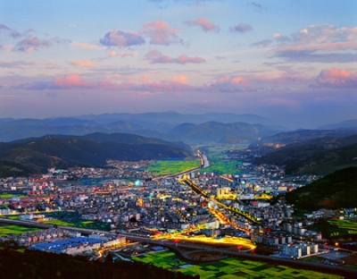 峨山县——中国第一个彝族自治县