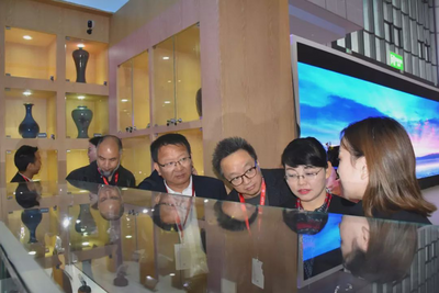 华宁县人民政府与中国美术学院手工艺术学院陶艺系签署战略合作框架协议