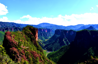 丽江黎明乡：低调藏在丹霞中 绿水青山迎黎明