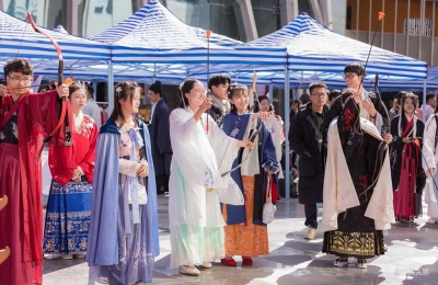 上千名同袍齐聚云南“汉服节”，“汉服热”背后是文化自信