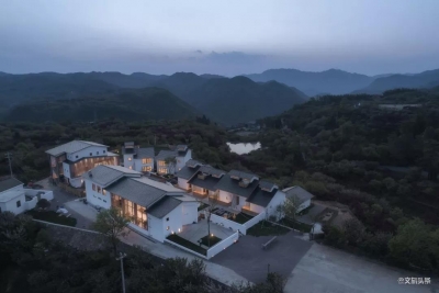 走进这栋白房子，就走进了山中仙境