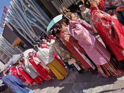 上千名同袍齐聚云南“汉服节”，“汉服热”背后是文化自信