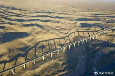 敦煌铁路全线运营，沿线有莫高窟、玉门关等多处国家级景区