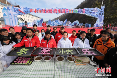 万枚饺子拼超级“彩饺”迎冬至
