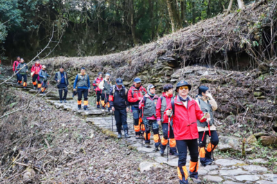 首届哀牢山丛林探索·褚橙之路圆满举行 来自全国的企业家参加徒步盛典 