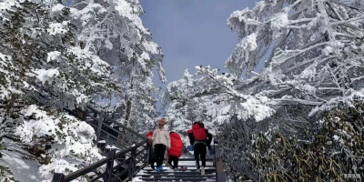 【网红达人带你探秘轿子雪山】戏雪、滑雪、赏雪——来轿子雪山过冰雪节