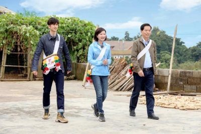 《我们在行动》节目组继续助力临沧产业发展，“新村民”张艺兴带来改编佤族歌曲