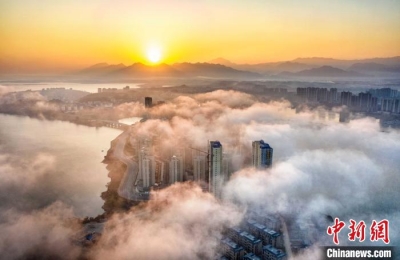 醉美！航拍江西武宁县平流雾美景 犹如仙境