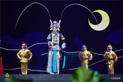 赏名剧名段 感受滇腔滇韵 
2020年云南省新年戏曲晚会在昆明举行