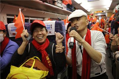 流动的中国：首趟“滇粤劳务协作返乡高铁动车专列”抵昆 
