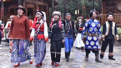 节节闹新春  云南民族村拜年习俗情暖人心