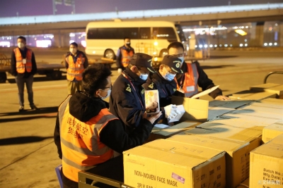 赞！昆明航空从缅甸免费运送25万只医用口罩到重庆