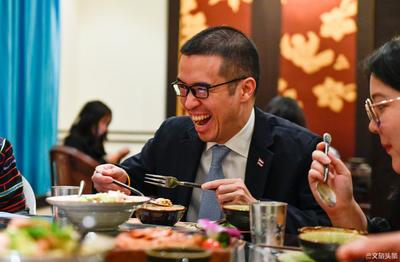 正宗泰菜12年，昆明耀华力再获“泰国精选”标志认证