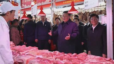 总书记在昆明，向全国人民拜年啦！