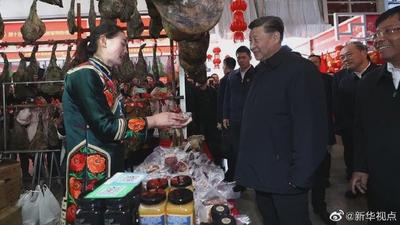 总书记在昆明，向全国人民拜年啦！