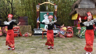 节节闹新春  云南民族村拜年习俗情暖人心