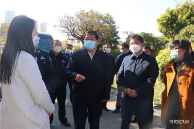 州委副書記、州長(zhǎng)楊健到大理金沙半島海景養(yǎng)生酒店看望滯留游客