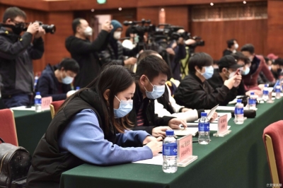 封闭三个村小组查处20人负责人就地免职 云南通报一起输入病例引发本地流行的典型案例