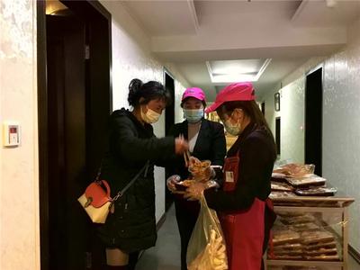 云南：温馨“驿站”情暖务工人员复工路