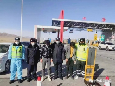移交公安机关处理！青海两男子驾驶报废车、套牌车强行冲卡逃避检疫……