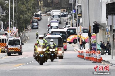 首批“钻石公主”号邮轮上的香港居民抵港 将接受14天强制检疫