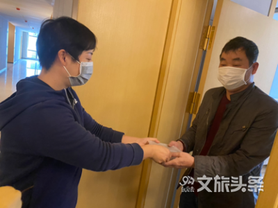 暖心汤圆别样圆 红河州文旅系统为滞留旅客送汤圆