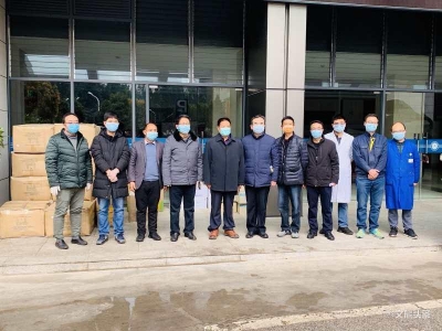积极参与疫情防控工作，云南省边境贸易商会为医院捐赠防护物资