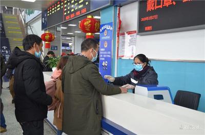 云南：政府包动车送2100名务工人员返岗