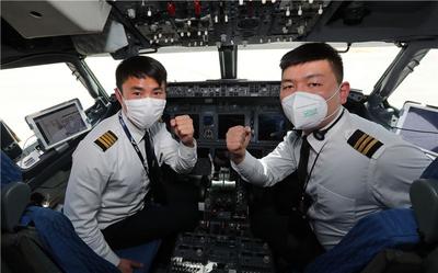 云南支援咸宁医疗队所乘专机机长：你来帮助我家乡，我带着你飞翔！