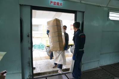 日均运输鲜花220件  云南铁路确保“云花”出滇