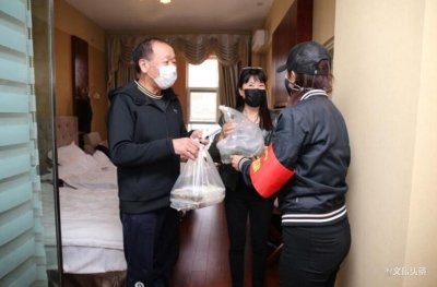 滞留临沧旅客手写感谢信—— “武汉亲人请放心，临沧家人可敬可亲”
