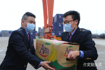 云南红河“苗乡”50吨爱心水果速运湖北咸宁